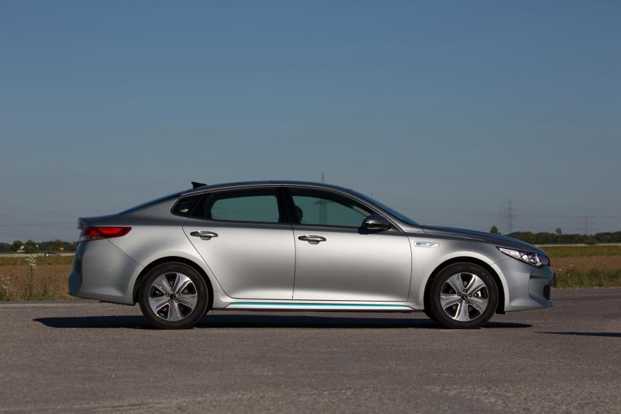  Kia Optima Plug-In Hybrid (JF) 2016 года  (WW) (фото 2 из 41)
